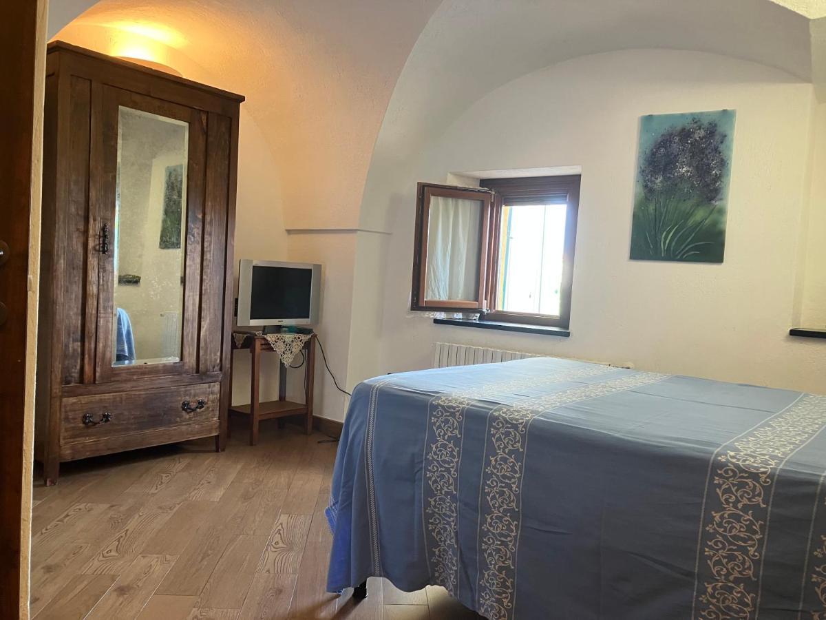 Bed & Breakfast L'Erica Finale Ligure Exterior photo